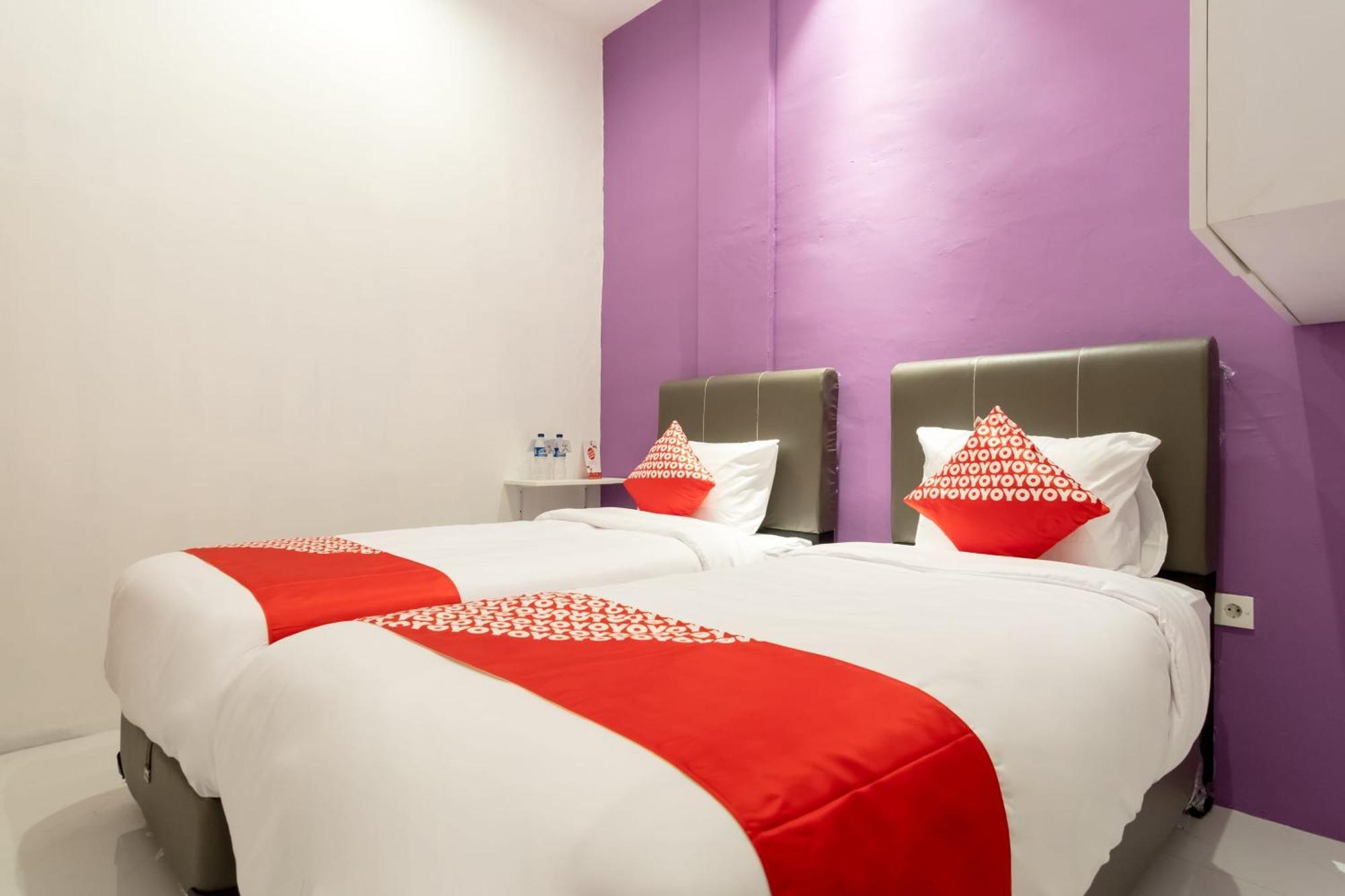 Super Oyo 839 Royal Guest House Медан Екстер'єр фото